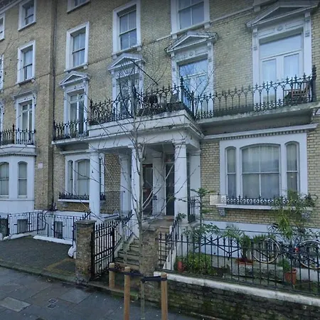 Stylish And Inviting Studio Flat In Coveted Chelsea Location Apartment